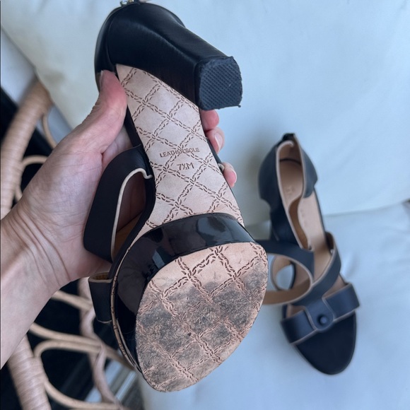 L.A.M.B. Black heels - Picture 7 of 9